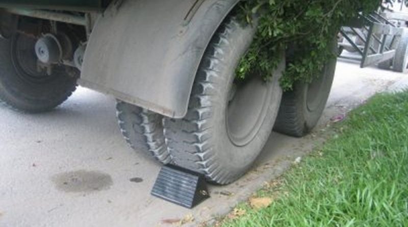 Dấu hiệu thay lốp xe ô tô tải